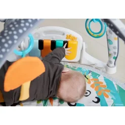 Aktivitetsstativ med kick - and - play funktion