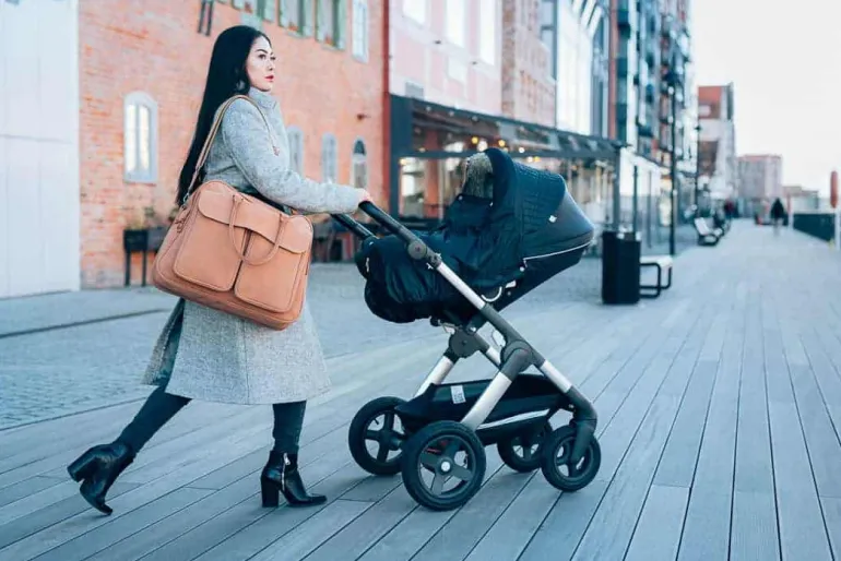 Bizzi Growin POD® Pusletaske og rejseseng - Vegan Leather - Porcini