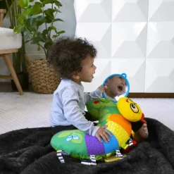 Cal-a-Pillow Tummy time aktivitetslegetøj