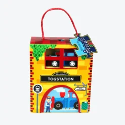 Min lille by JUNIOR - Togstation